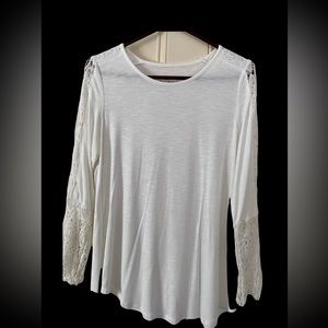Chico’s White Top With Lace Detail Sleeve, Size 0